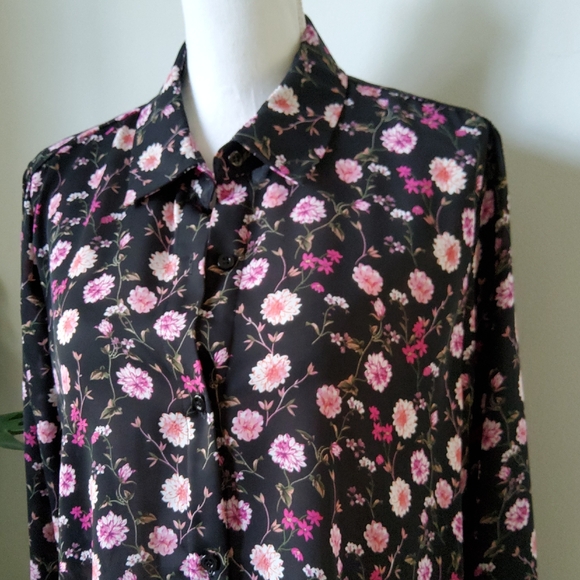 Tahari Floral Button Down Blouse - Picture 2 of 7